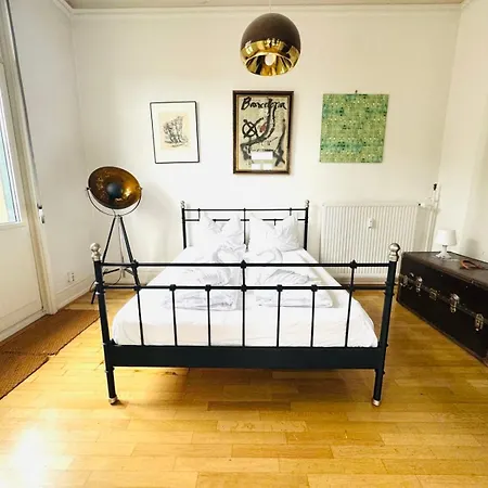 Loft Vanelyn Retro Terrace Apartment *